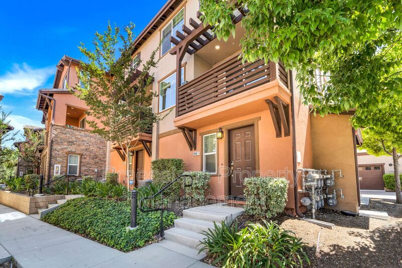 Chula Vista Townhome: 2840 Athens