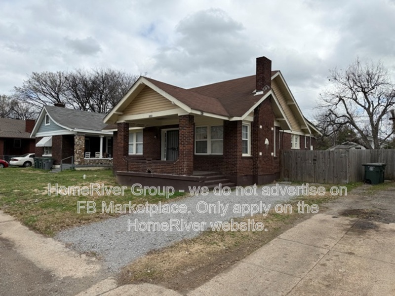 Memphis House: 880 N Watkins St