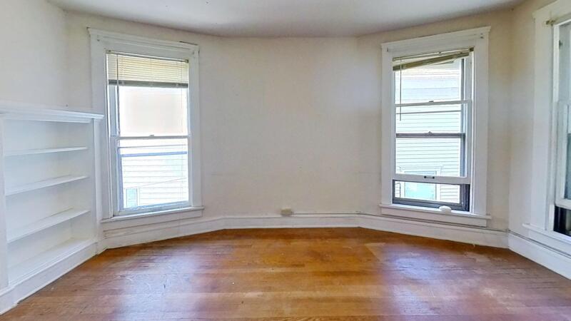 Madison Condo: 133 E Gorham - Unit 4