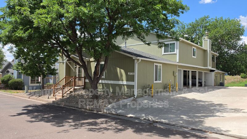 Colorado Springs Townhome: 2732 Hearthwood Ln