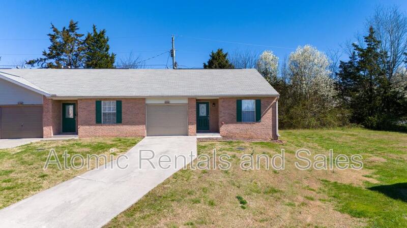 Powell House: 334 Hawthorne Oaks Way
