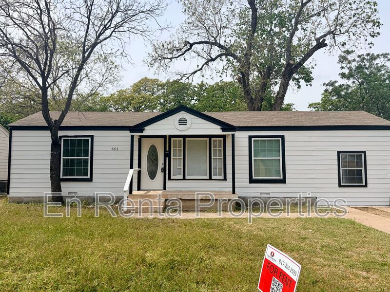 Ft Worth House: 601 W. Beach St.