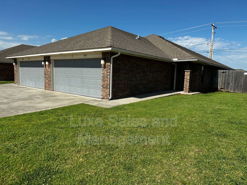 Moore House: 1407 MacAlpine St