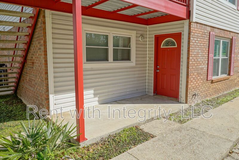 Tallahassee House: 1502-A Pullen Rd