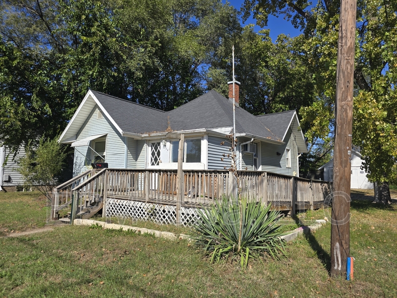 Waterloo House: 518 Kern Street