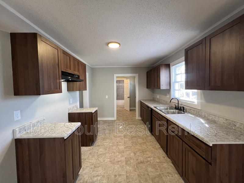 Memphis House: 3097 Linda Dr