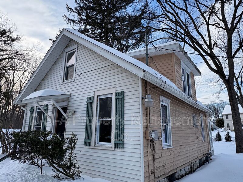 Stroudsburg House: 114 Knight St