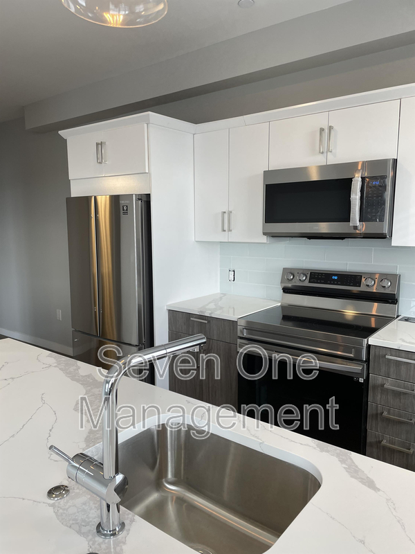 Philadelphia Condo: 4649 Umbria Street - 302