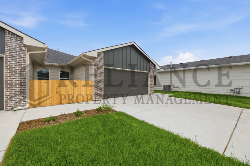 Goddard Condo: 202 N Gowen St
