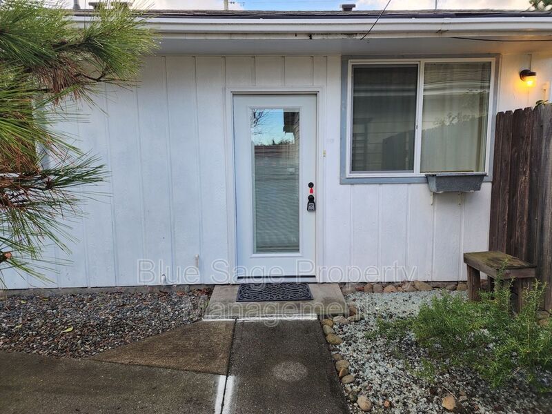Sequim House: 500 S 3rd Place