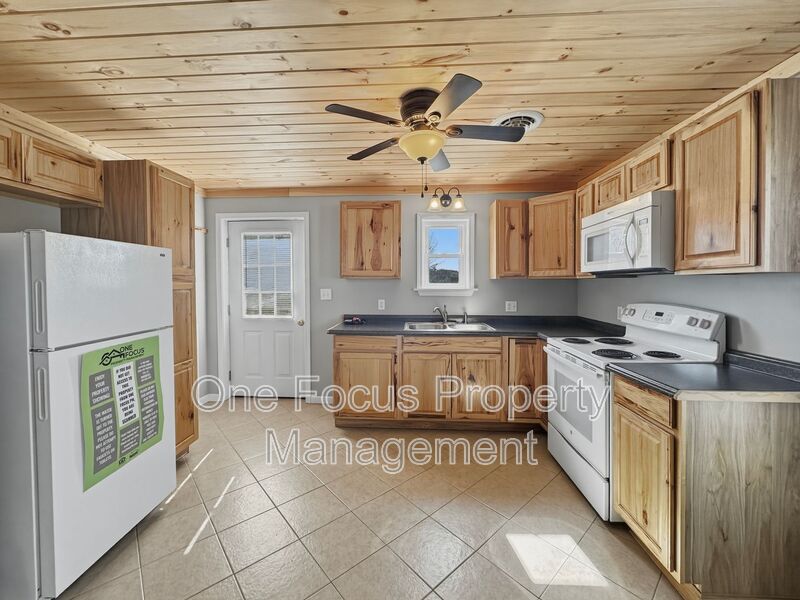 Avis Condo: 520 Shaw Street