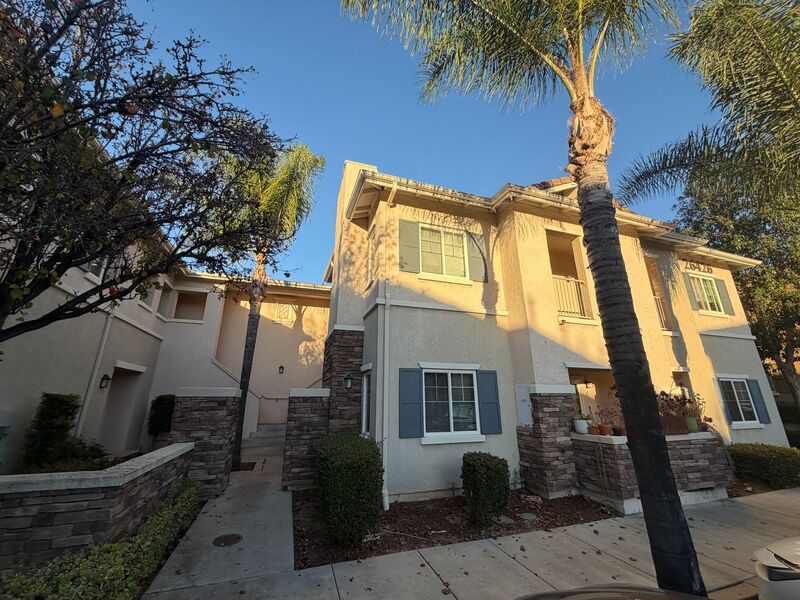 Murrieta House: 26426 Arboretum Way