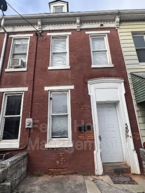 York House: 30 North Franklin Street