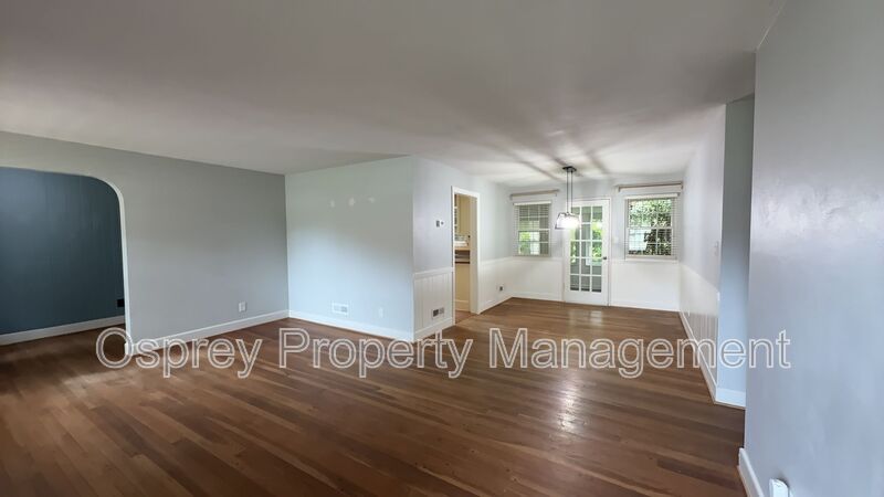 Spacious Brick Ranch Single Family Home!  - Photo 11