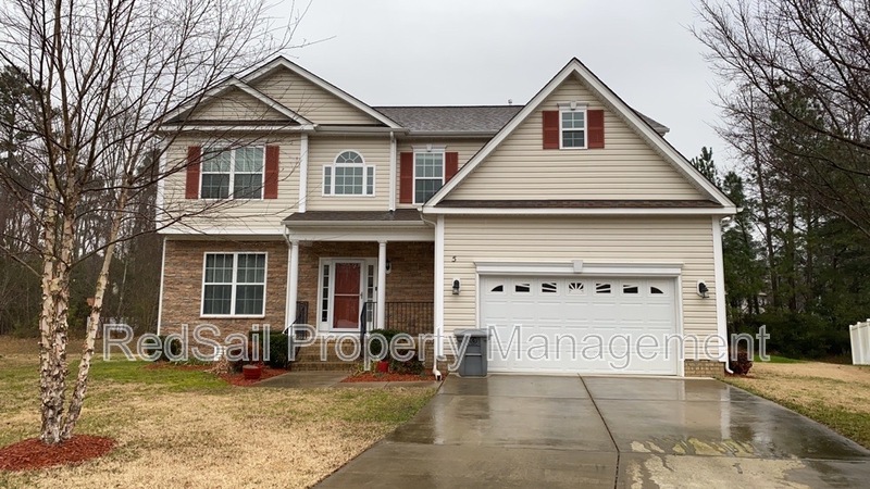 Hampton House: 5 Ginger Ct