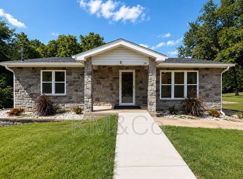 Hillsboro House: 535 Elm Street