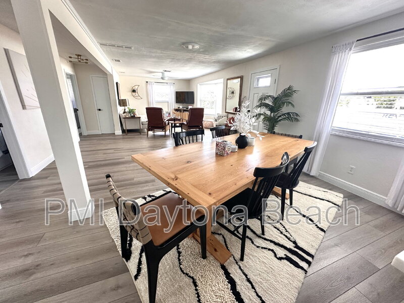 Daytona Beach House: 2563 South Peninsula Drive