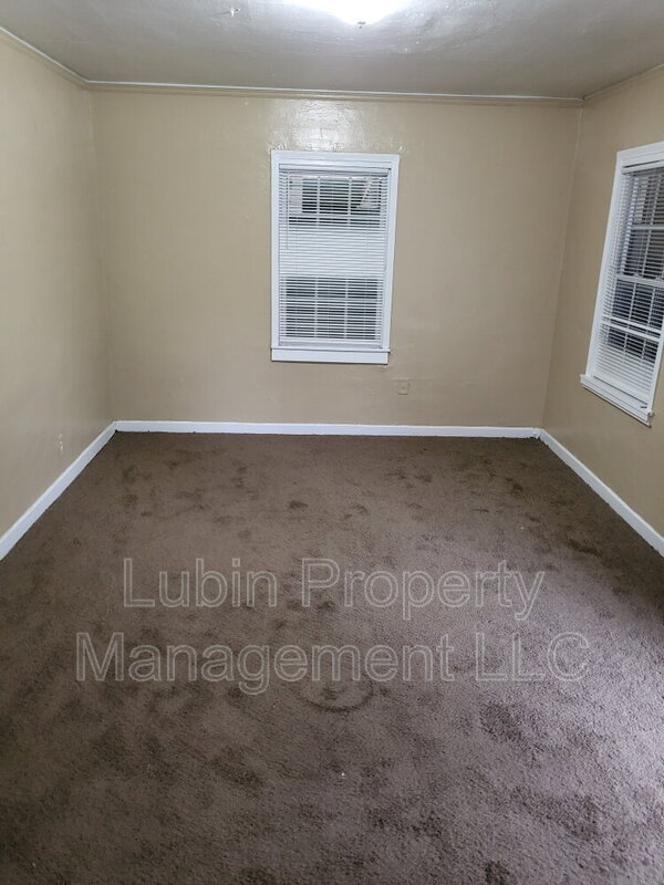 Memphis House: 1368 Springdale St