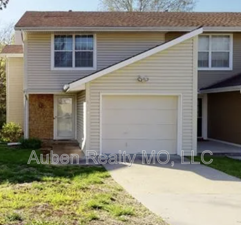 Kansas City House: 6815 NW Mokane Ave.