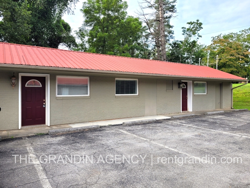 Rocky Mount House: 20733 Virgil H Goode Highway