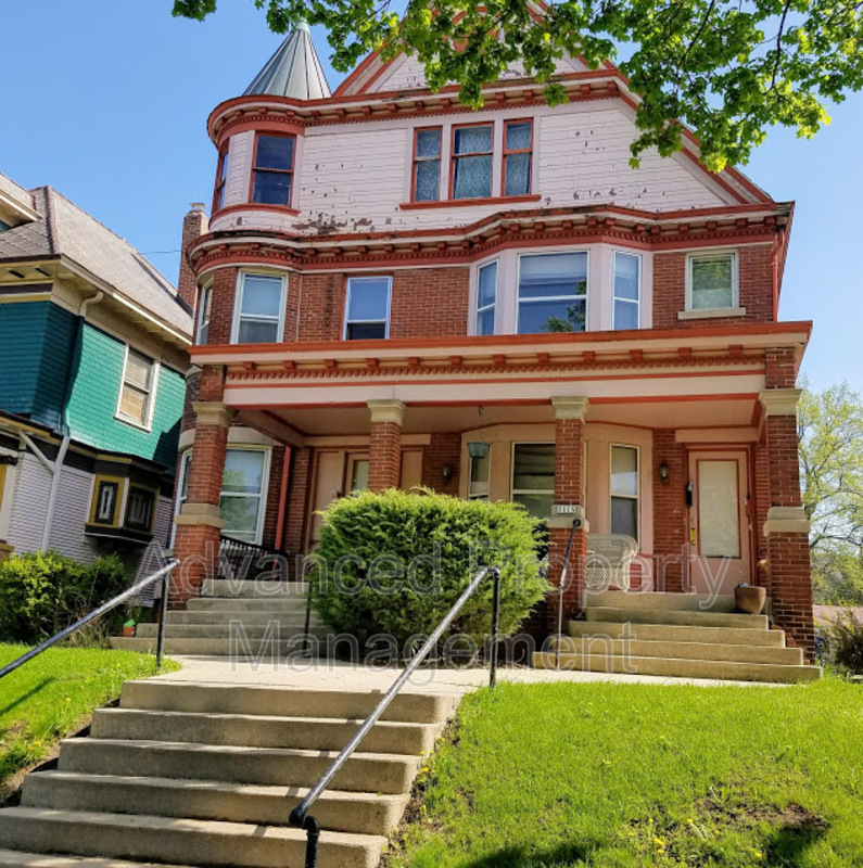 Milwaukee Condo: 3113 W McKinley Blvd