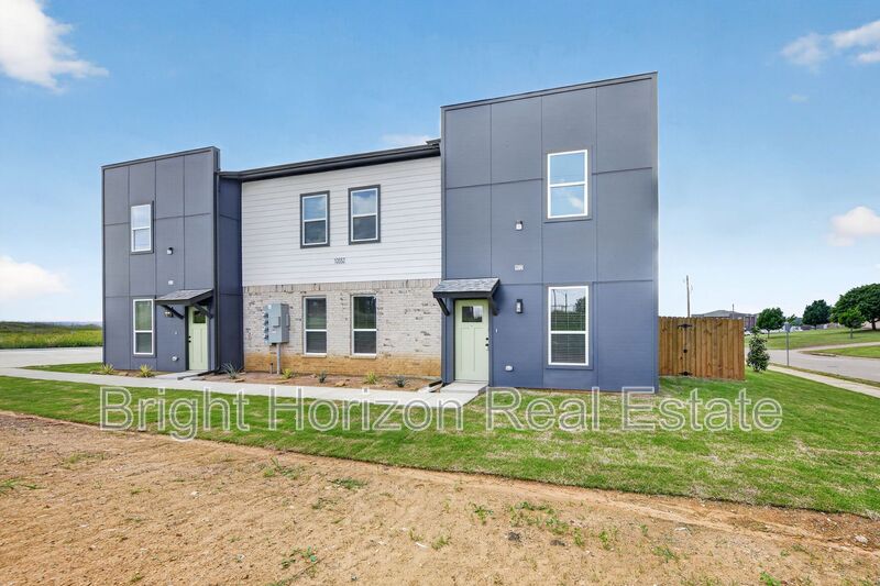 Fort Worth Condo: 10552 Tube Drive