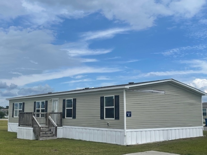 Lumberton House: 254 Banyan Ave.