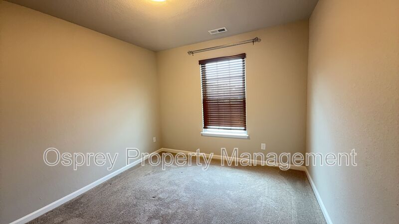 Beautiful 4BR Home with Open Floor Plan in Suffolk - Photo 6