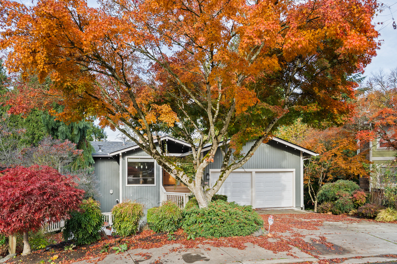 Kirkland House: 12135 107th Ave NE