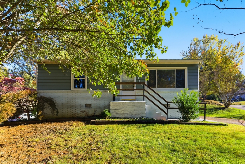 Knoxville House: 900 Kingland Avenue