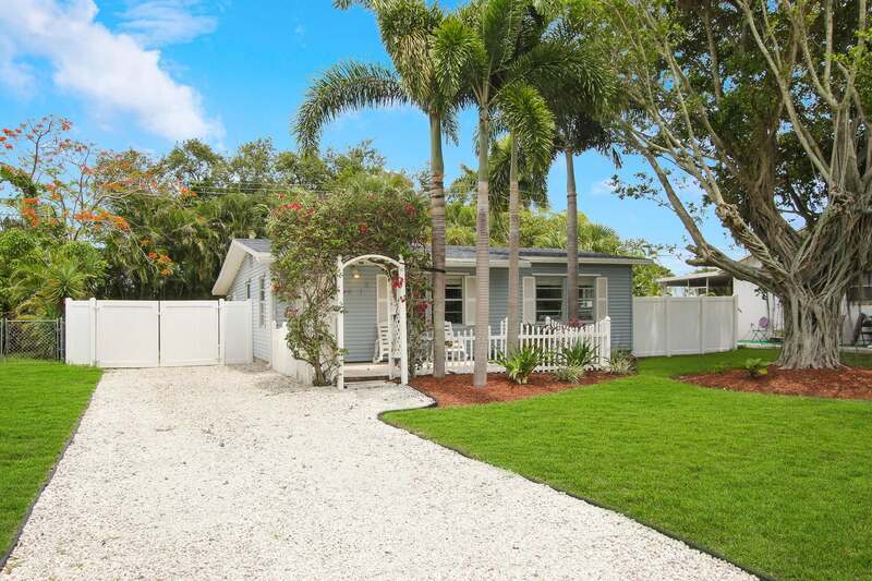 Jupiter House: 601 N Pennock Lane