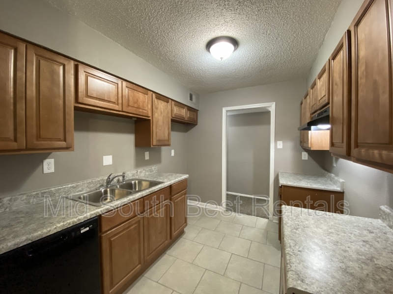 Request a Viewing for 5732 Woodbourne (Ridgeway Estates) Tenant Turner