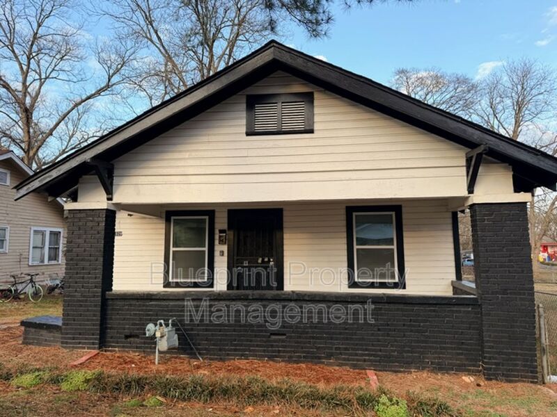 Birmingham House: 4929 Avenue R