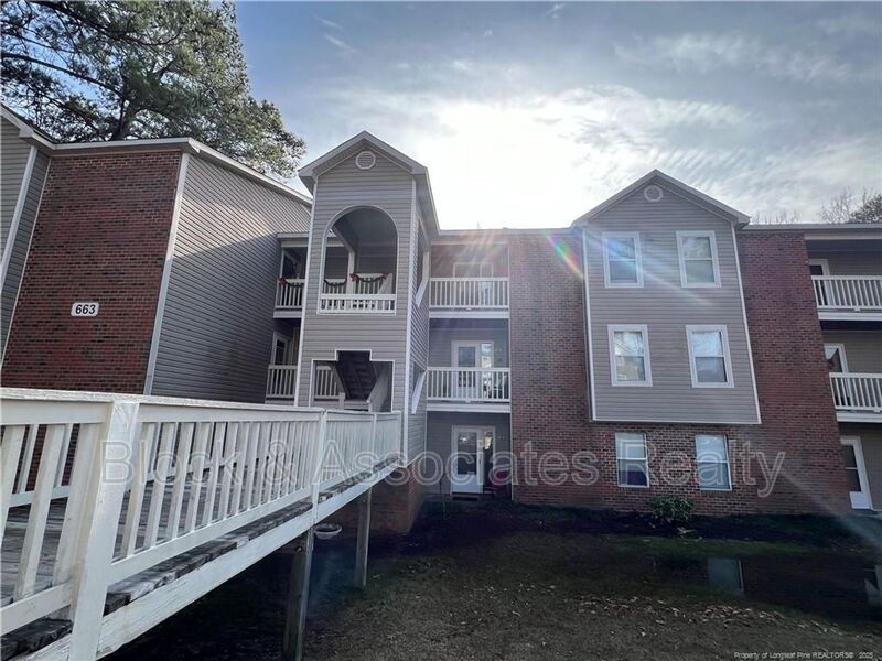Fayetteville Condo: 663 BARTONS LANDING PL