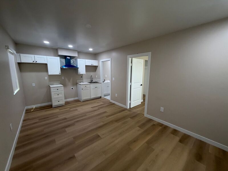 Escondido House: 251 West 5th Ave