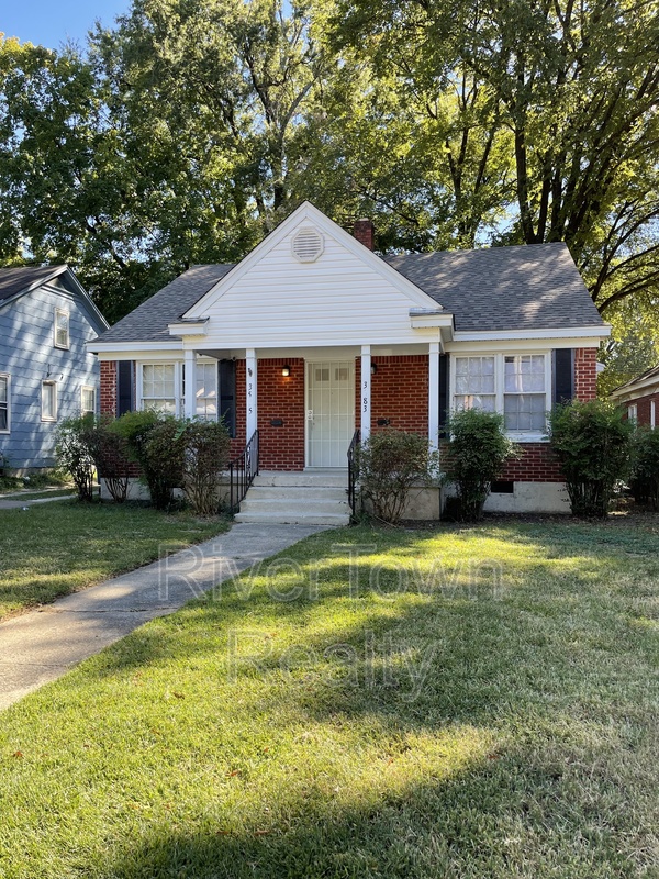 Memphis House: 3583 Watauga Ave