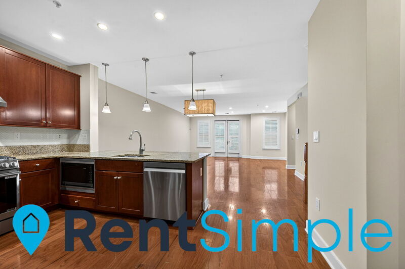 Arlington Condo: 1418 N Rhodes