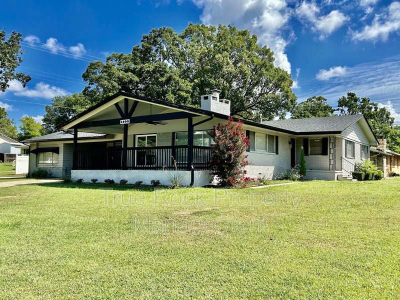 Ada House: 1800 East 11th Street