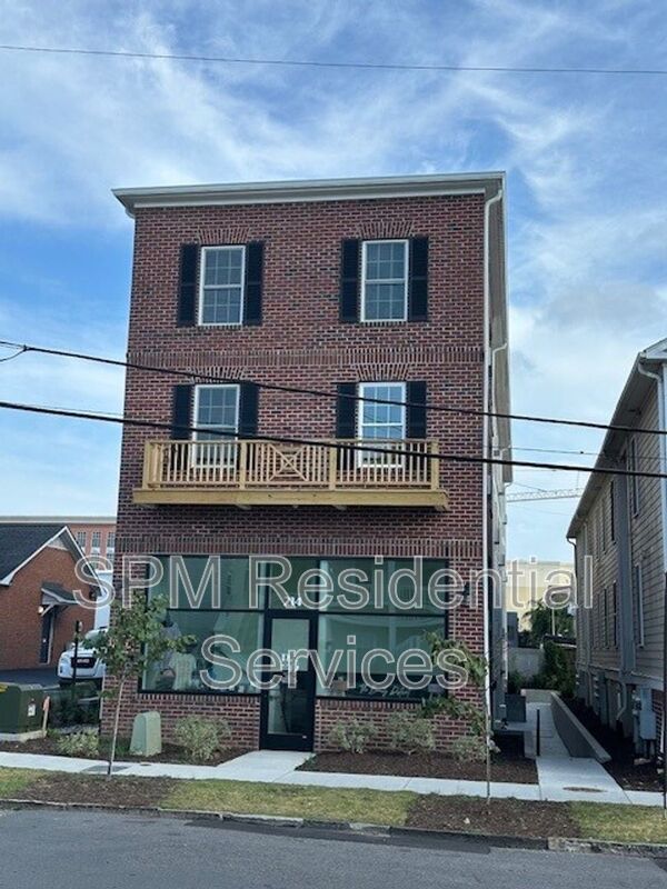 Wilmington House: 214 Red Cross St