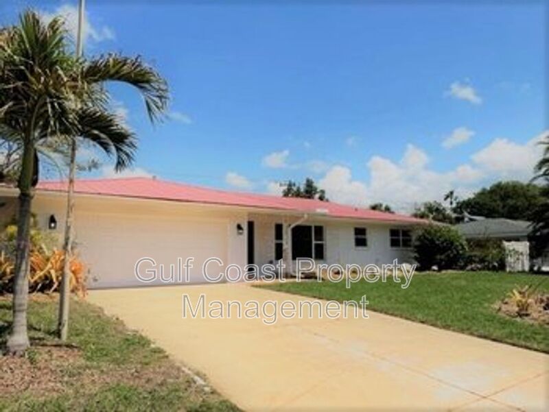 Sarasota House: 2823 Bougainvillea Street