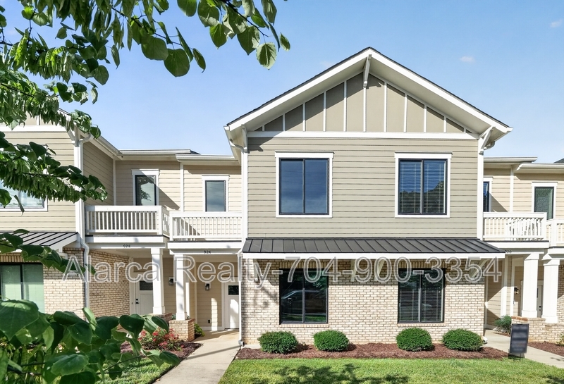 Charlotte Townhome: 924 Van Every St