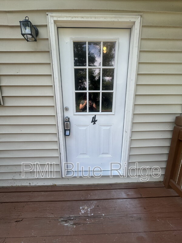 Hendersonville Townhome: 2020 Somerset Drive