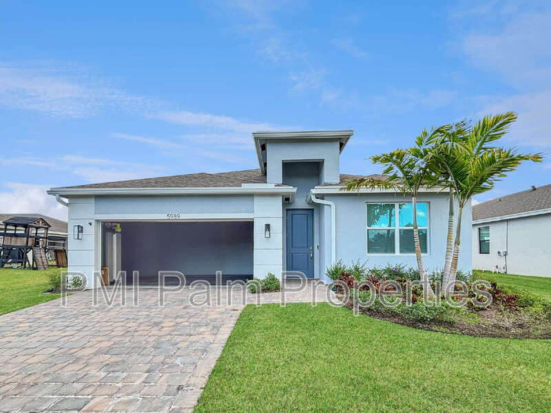 Stuart House: 5989 SE Skyblue Circle