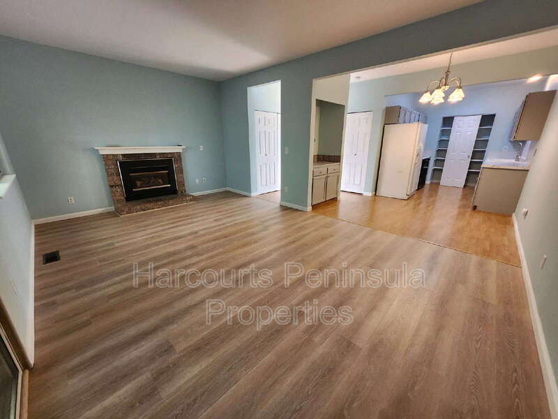 Silverdale Townhome: 13132 Lakeridge Cir NW