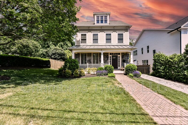 Arlington House: 2453 N Jefferson St.