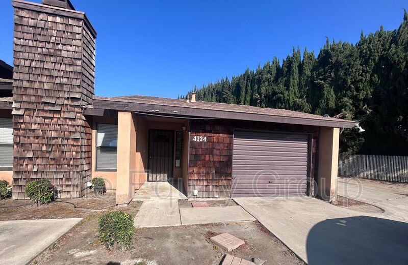 Visalia House: 4134 West Douglas Avenue