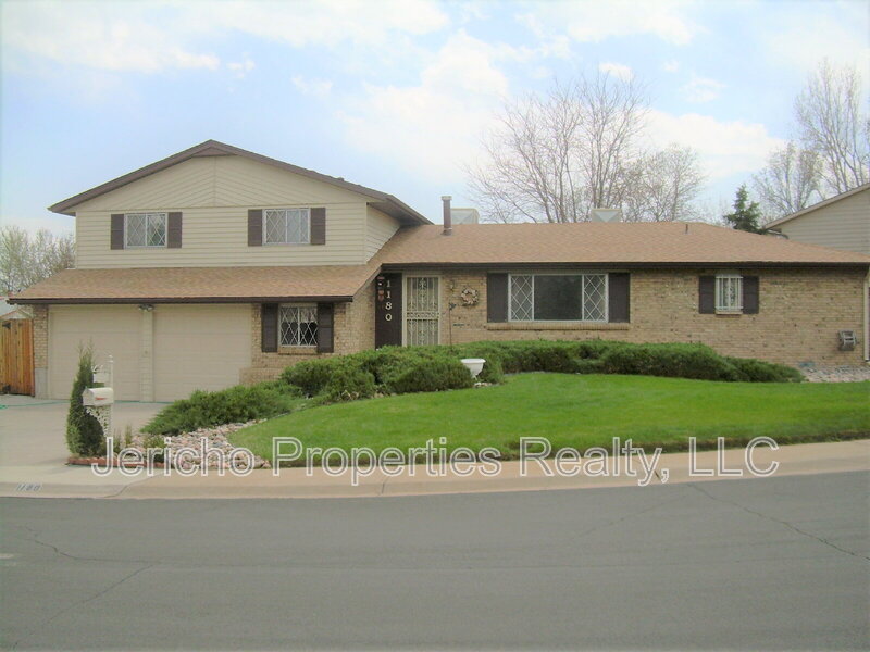 Lakewood House: 1180 S. Kline Way