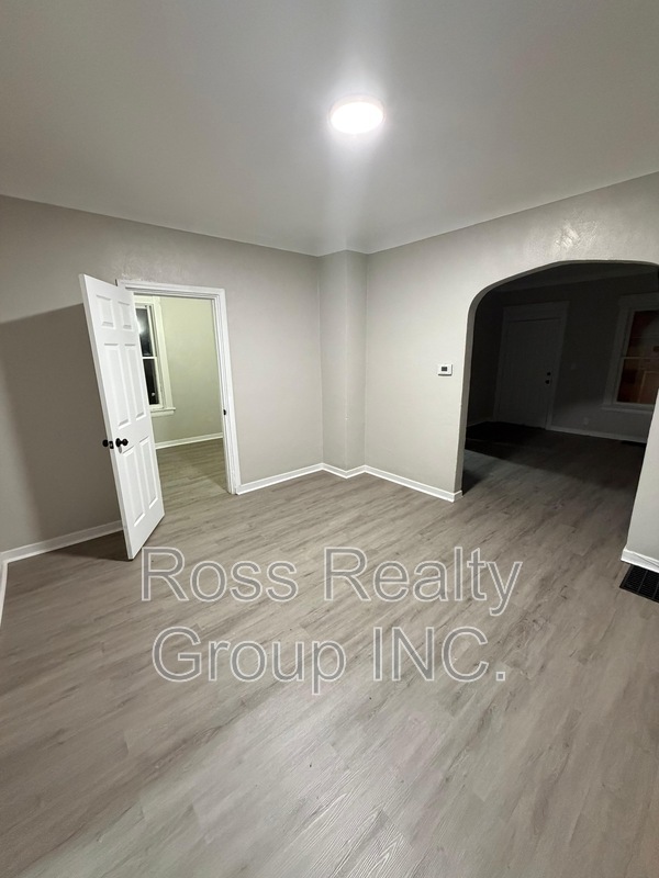 toledo House: 1527 Tecumseh st