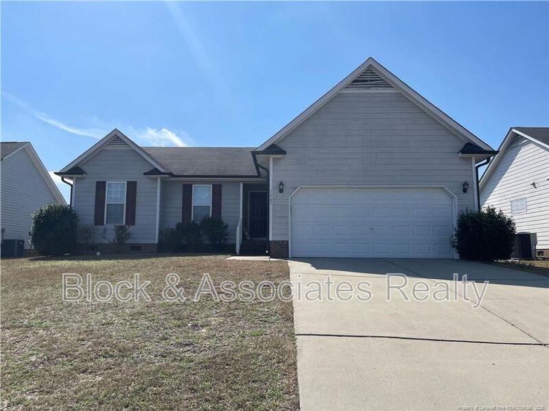 Fayetteville House: 1465 Avoncroft Drive