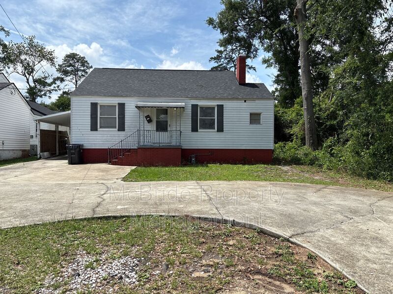 Augusta House: 1719 Kissingbower Road